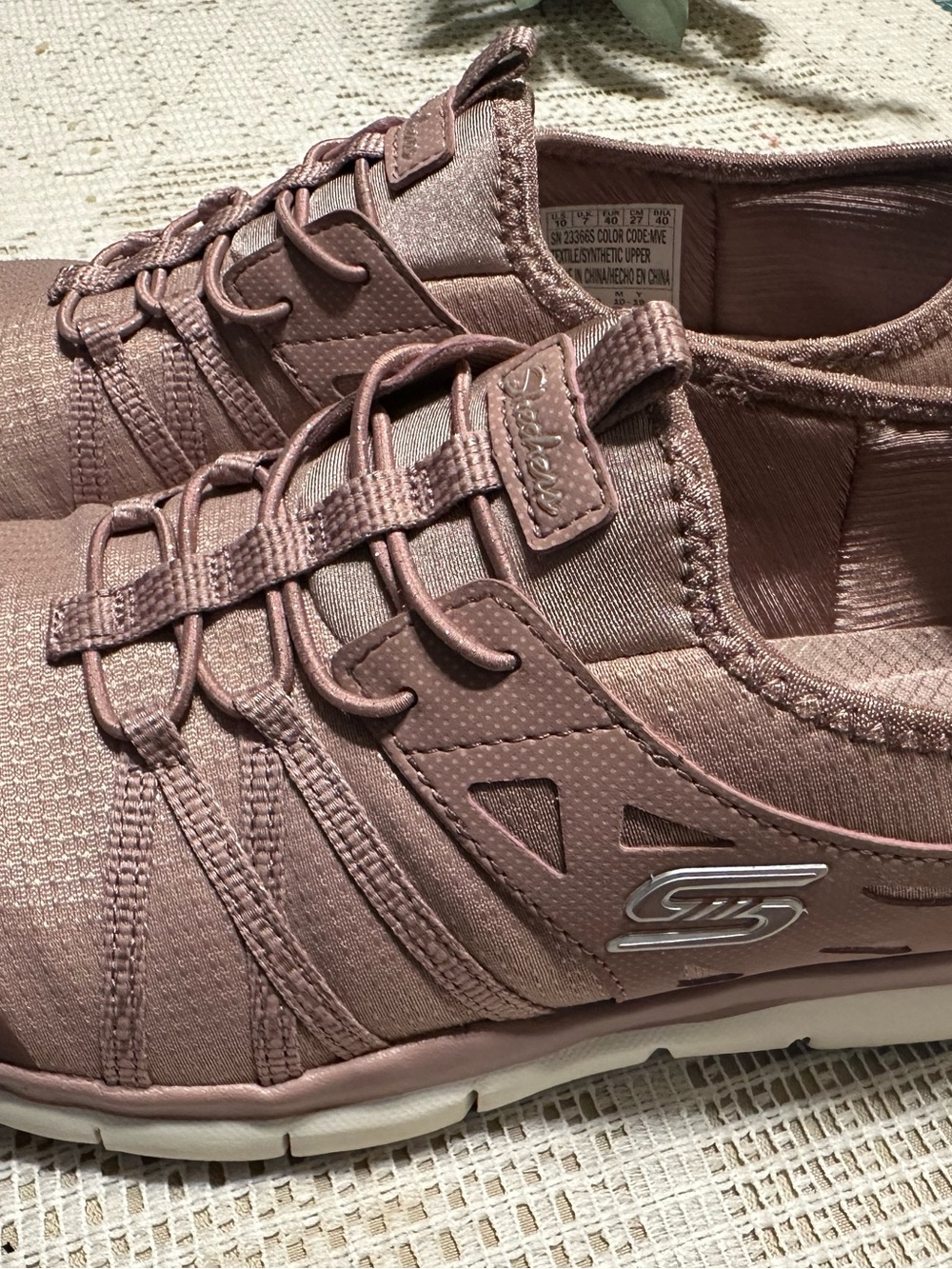 Skechers Women's Slip-On Sneaker in Dusty Rose Blush
